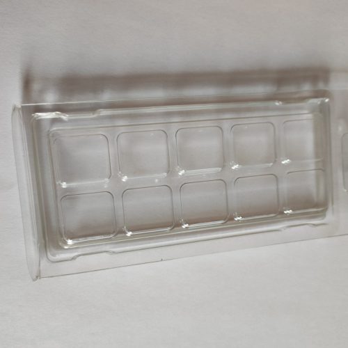 Clamshell for wax melts 